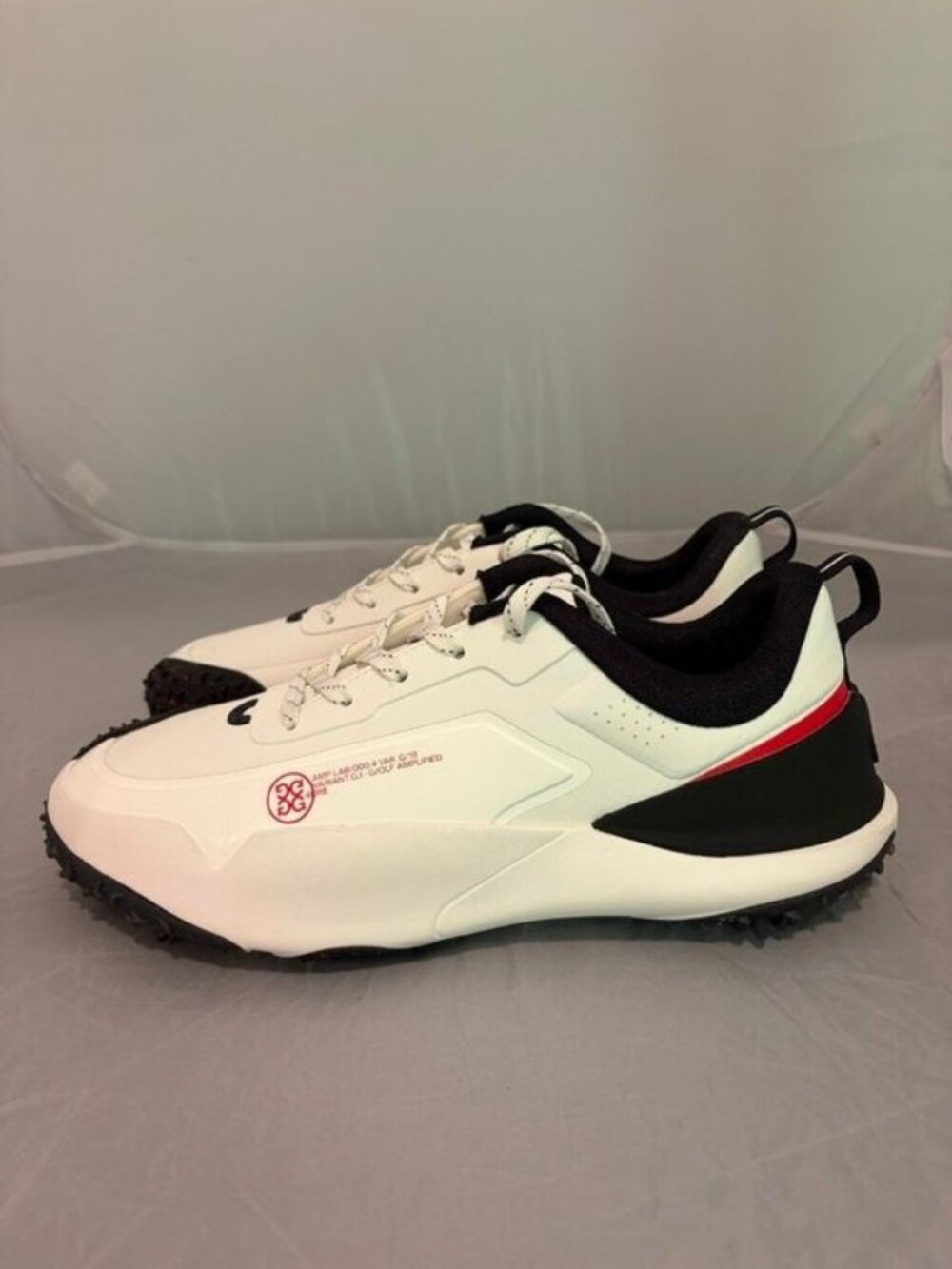 G/Fore G/18 Spikeless white black men’s golf shoes size 10.5 GUF000001